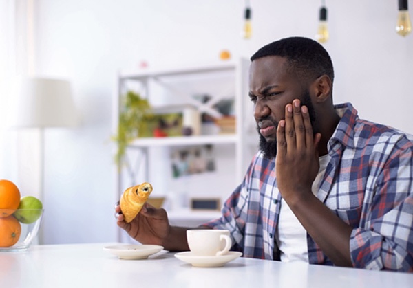 Man with tooth pain